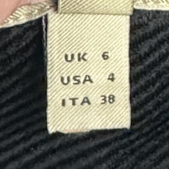 Burberry | Wool Mini Skirt | Black | Size 4 US - Picture 7 of 16